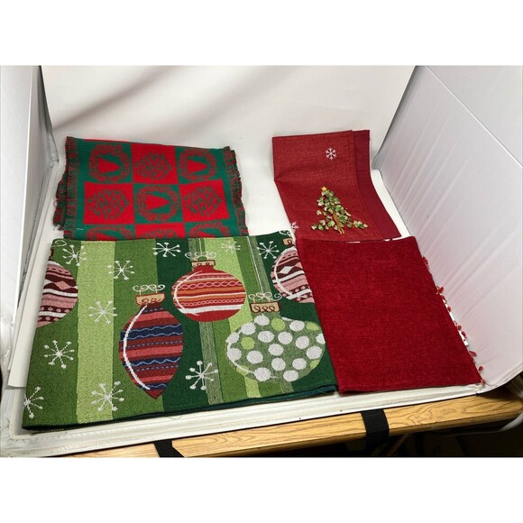 Christmas Tabletop Linens Lot Runners Napkins Holiday Winter - Picture 5 of 15